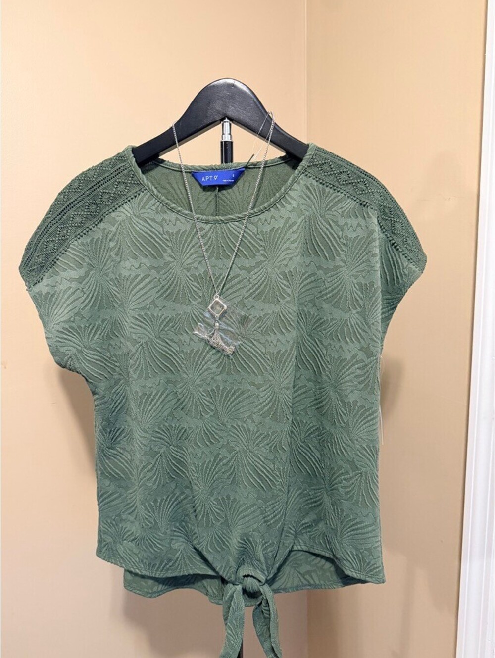 Kohl's APT 9 Olive Green Textured Top NWT Size S
